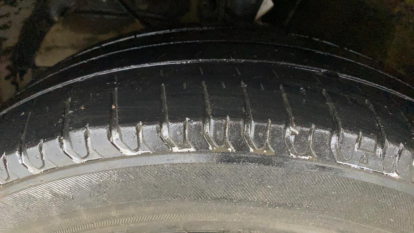 2019 Maruti XL6 ALPHA MT, Petrol, Manual, 68,665 km, Left Front Tyre Tread