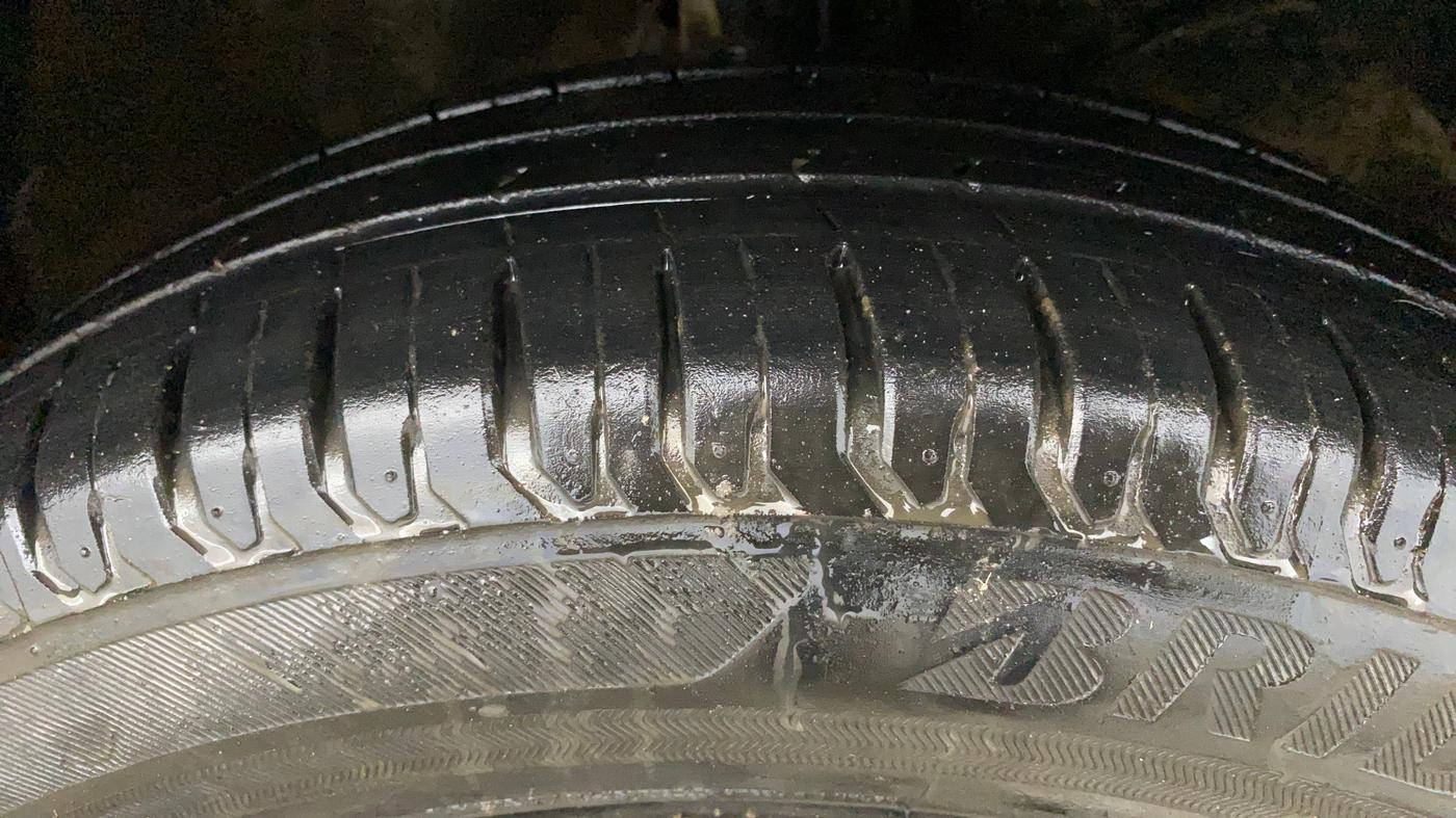 2019 Maruti XL6 ALPHA MT, Petrol, Manual, 68,665 km, Right Front Tyre Tread
