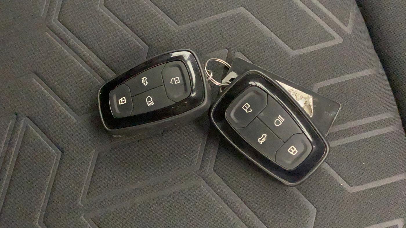 2020 Tata NEXON XZ PLUS (O) PETROL, Petrol, Manual, 86,537 km, Key Close Up