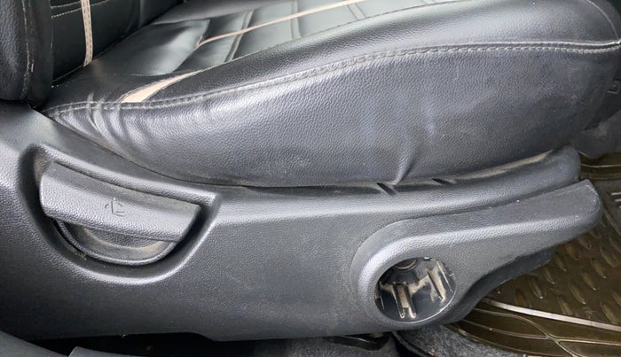 2015 Hyundai Grand i10 ASTA 1.1 CRDI, Diesel, Manual, 90,706 km, Driver Side Adjustment Panel
