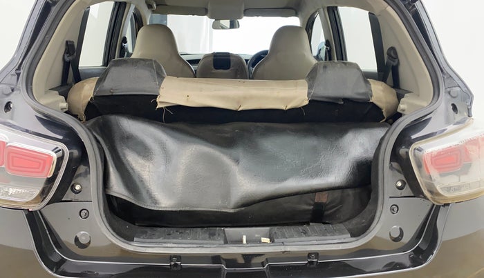 2018 Mahindra KUV 100 NXT K2 P 6 STR, CNG, Manual, 70,969 km, Boot Inside