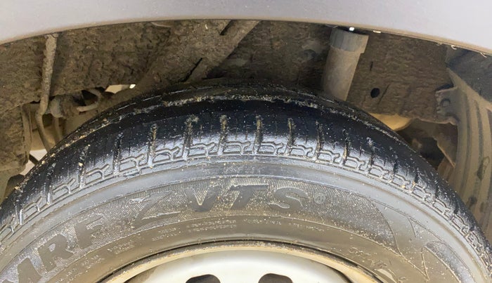 2018 Mahindra KUV 100 NXT K2 P 6 STR, CNG, Manual, 70,969 km, Left Rear Tyre Tread