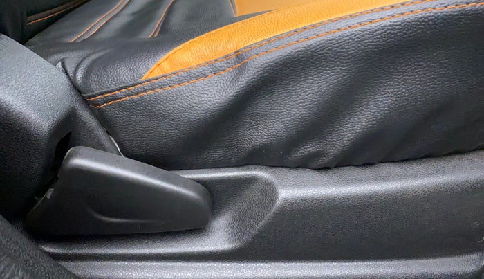 2020 Renault Kwid RXT 1.0 AMT (O), Petrol, Automatic, 16,563 km, Driver Side Adjustment Panel