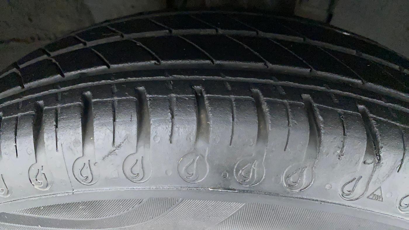 2020 Renault Kwid RXT 1.0 AMT (O), Petrol, Automatic, 16,563 km, Right Front Tyre Tread