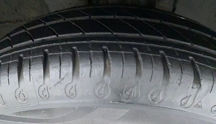 2020 Renault Kwid RXT 1.0 AMT (O), Petrol, Automatic, 16,563 km, Right Front Tyre Tread