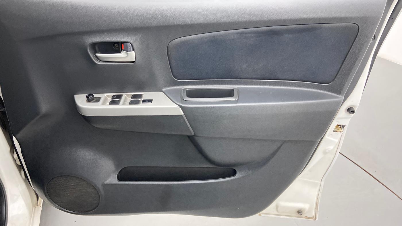 2012 Maruti Wagon R 1.0 VXI, Petrol, Manual, 1,13,543 km, Driver Side Door Panels Control