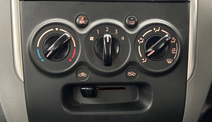 2012 Maruti Wagon R 1.0 VXI, Petrol, Manual, 1,13,543 km, AC Unit - Directional switch has minor damage