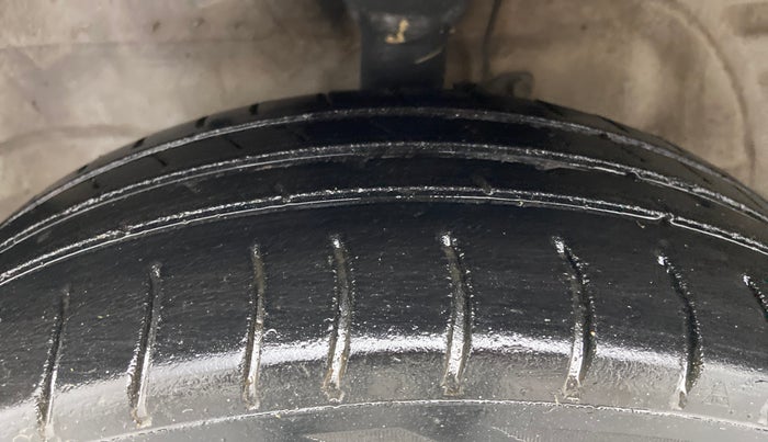 2012 Maruti Wagon R 1.0 VXI, Petrol, Manual, 1,13,543 km, Left Front Tyre Tread