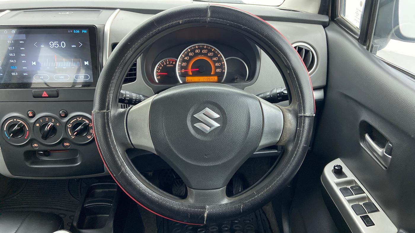 2012 Maruti Wagon R 1.0 VXI, Petrol, Manual, 1,13,543 km, Steering Wheel Close Up