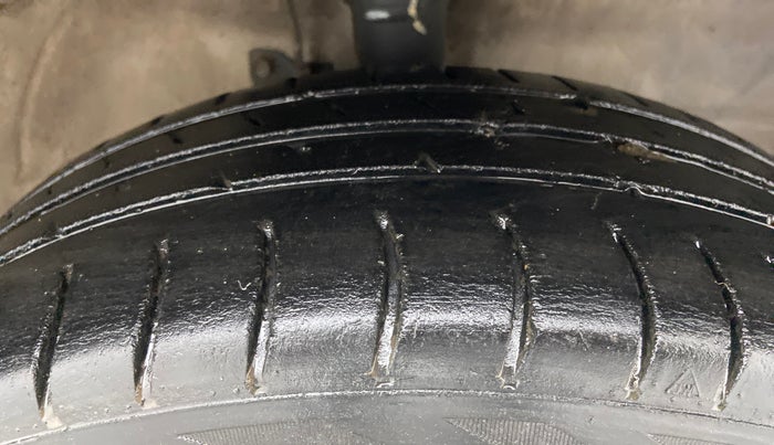2012 Maruti Wagon R 1.0 VXI, Petrol, Manual, 1,13,543 km, Right Front Tyre Tread