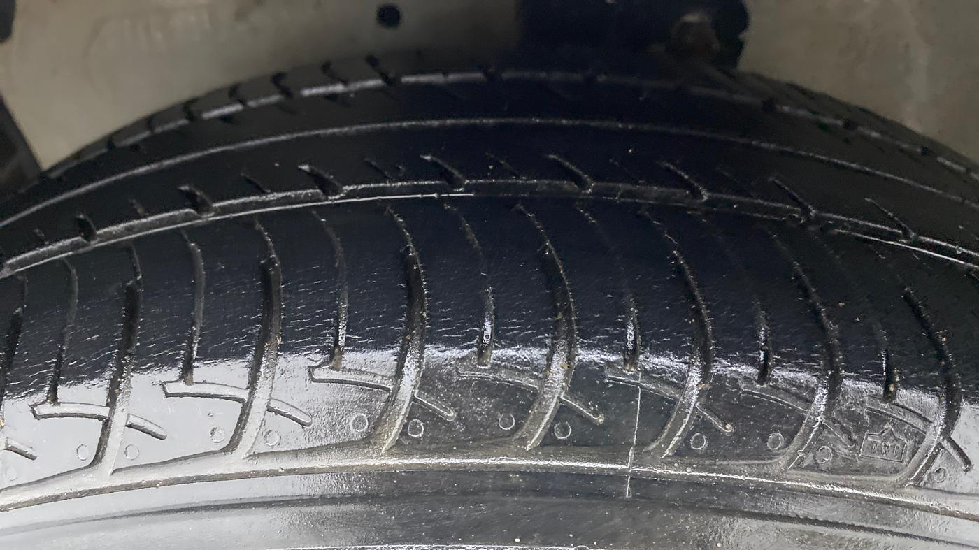 2018 Maruti Celerio ZXI D, CNG, Manual, 55,777 km, Left Front Tyre Tread
