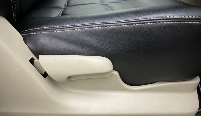 2018 Maruti Celerio ZXI D, CNG, Manual, 55,777 km, Driver Side Adjustment Panel