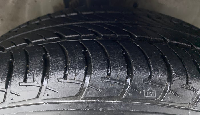 2018 Maruti Celerio ZXI D, CNG, Manual, 55,777 km, Right Front Tyre Tread