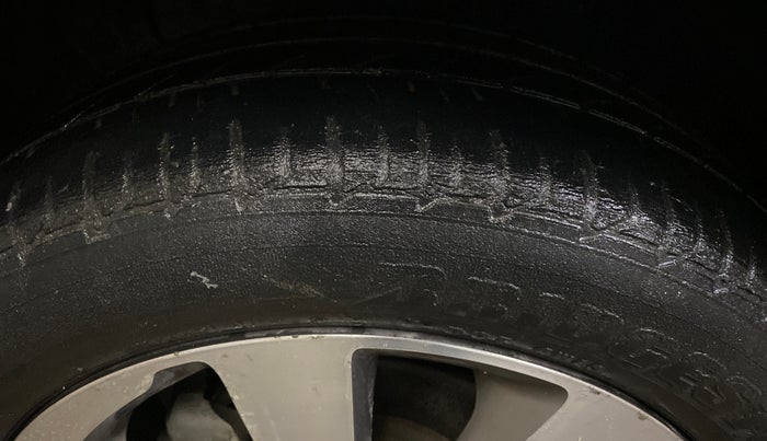 2017 Hyundai Elite i20 ASTA 1.2, Petrol, Manual, 49,119 km, Left Front Tyre Tread