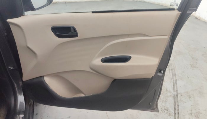 2022 Hyundai NEW SANTRO SPORTZ EXECUTIVE MT CNG, CNG, Manual, 28,381 km, Driver Side Door Panels Control