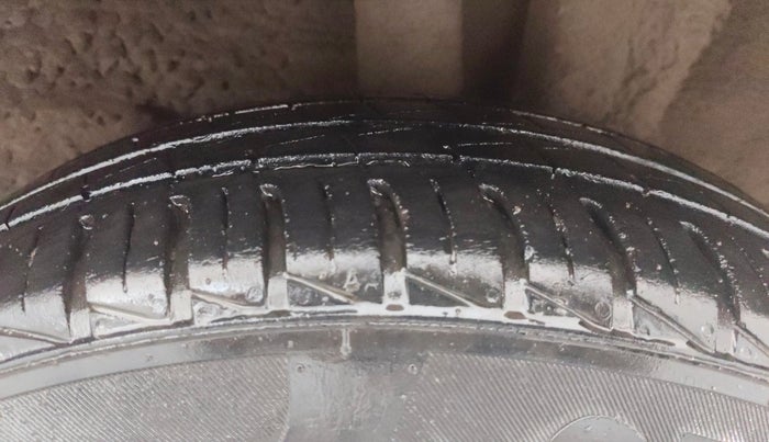 2022 Hyundai NEW SANTRO SPORTZ EXECUTIVE MT CNG, CNG, Manual, 28,381 km, Left Rear Tyre Tread