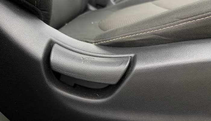 2017 Hyundai Creta E PLUS 1.6 PETROL, Petrol, Manual, 50,828 km, Driver Side Adjustment Panel