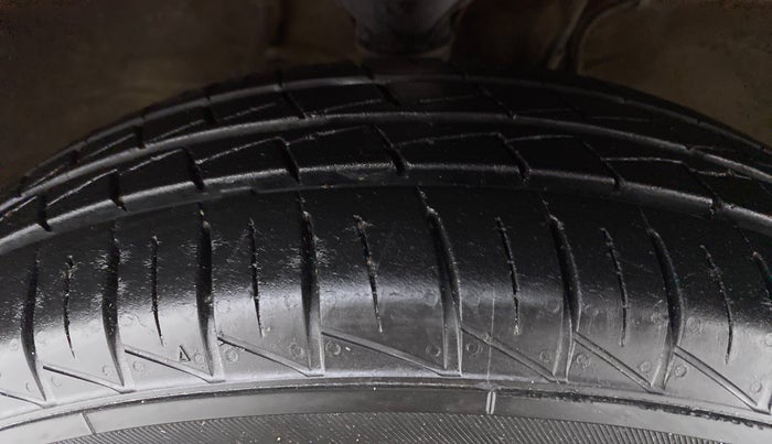 2021 Maruti Alto VXI, Petrol, Manual, 7,639 km, Right Front Tyre Tread