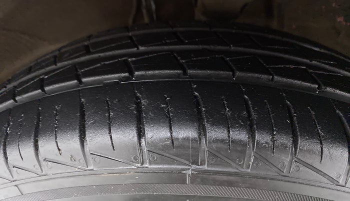 2021 Maruti Alto VXI, Petrol, Manual, 7,639 km, Left Front Tyre Tread