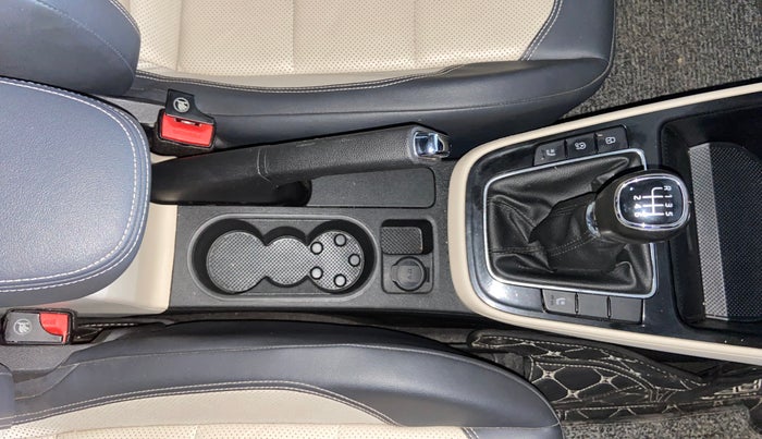 2022 Skoda SLAVIA STYLE 1.0L TSI MT, Petrol, Manual, 47,716 km, Gear Lever