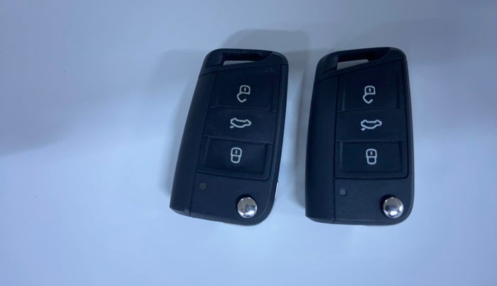 2022 Skoda SLAVIA STYLE 1.0L TSI MT, Petrol, Manual, 47,716 km, Key Close Up