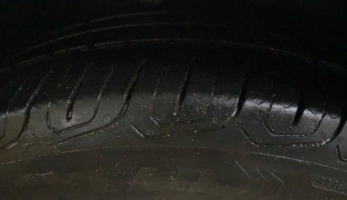 2022 Skoda SLAVIA STYLE 1.0L TSI MT, Petrol, Manual, 47,716 km, Right Front Tyre Tread