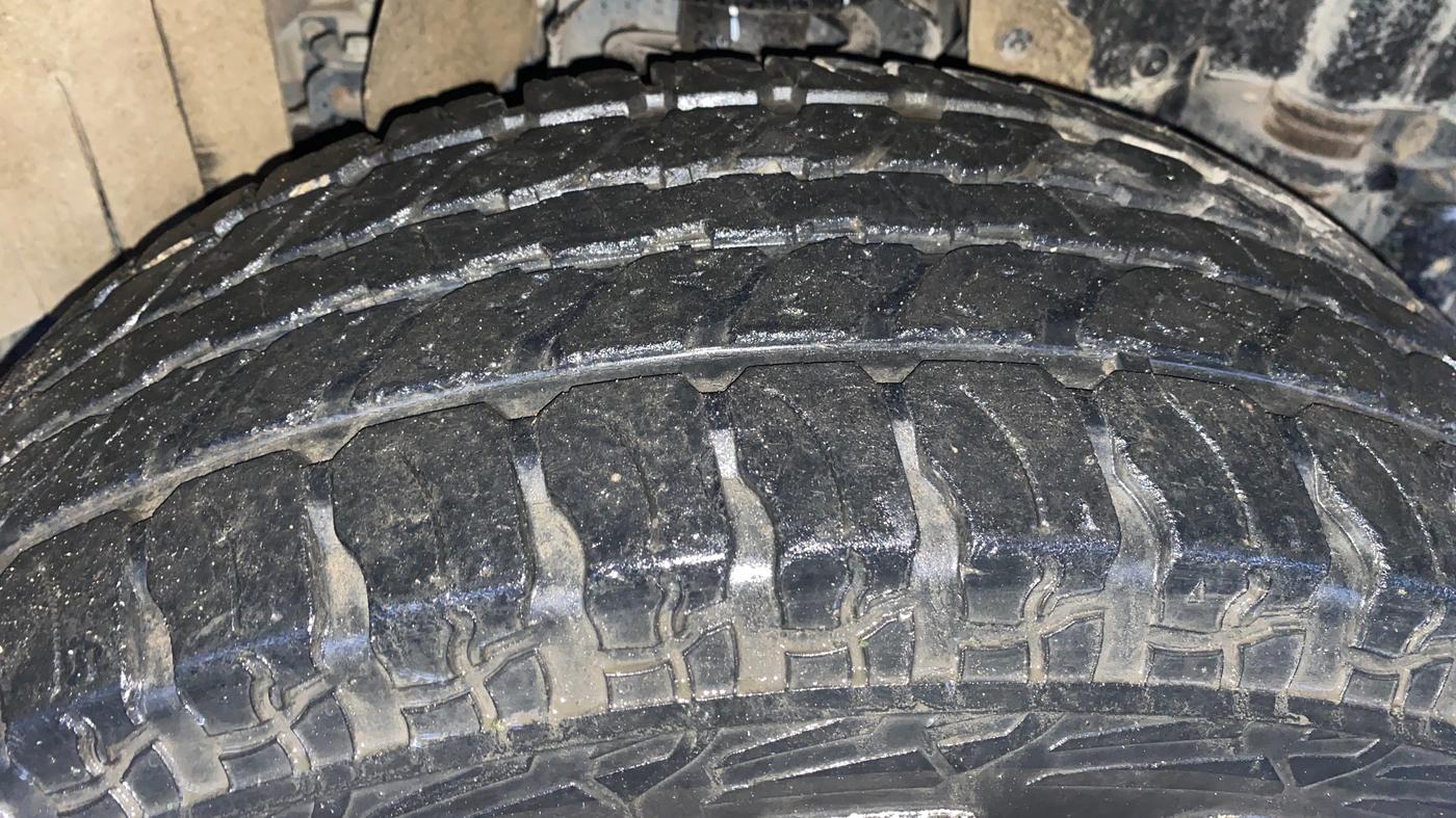 2022 Mahindra Thar LX PETROL HT 4WD AT, Petrol, Automatic, 66,474 km, Right Front Tyre Tread