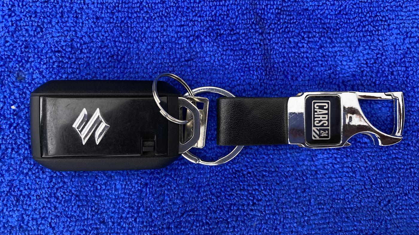 2022 Maruti Baleno ZETA PETROL 1.2, Petrol, Manual, 17,215 km, Key Close Up