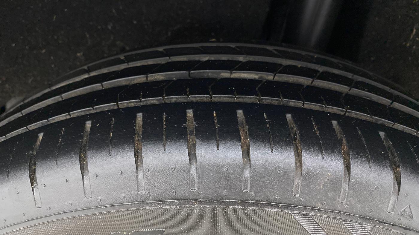 2022 Maruti Baleno ZETA PETROL 1.2, Petrol, Manual, 17,215 km, Left Rear Tyre Tread