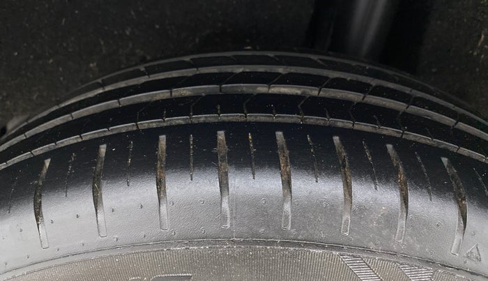 2022 Maruti Baleno ZETA PETROL 1.2, Petrol, Manual, 17,215 km, Left Rear Tyre Tread