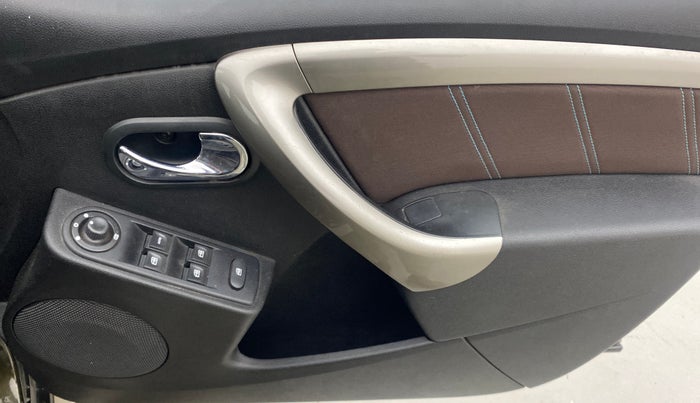 2021 Renault Duster RXZ 1.3 TURBO PETROL MT, Petrol, Manual, 38,941 km, Driver Side Door Panels Control