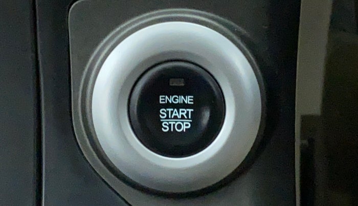 2018 Mahindra XUV500 W9, Diesel, Manual, 46,467 km, Keyless Start/ Stop Button