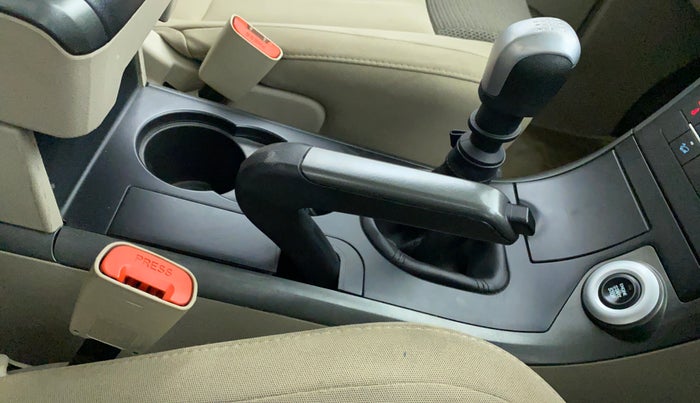 2018 Mahindra XUV500 W9, Diesel, Manual, 46,467 km, Gear Lever