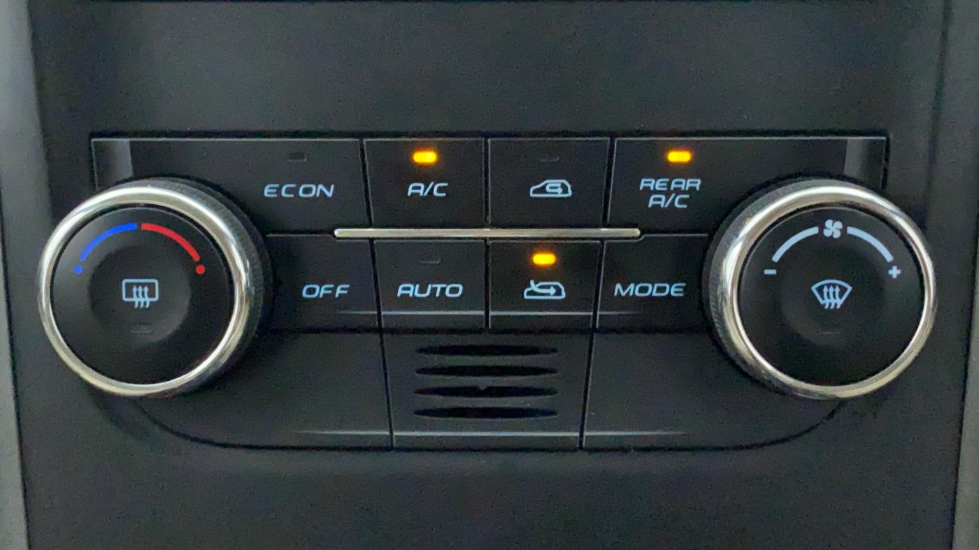 2018 Mahindra XUV500 W9, Diesel, Manual, 46,467 km, Automatic Climate Control