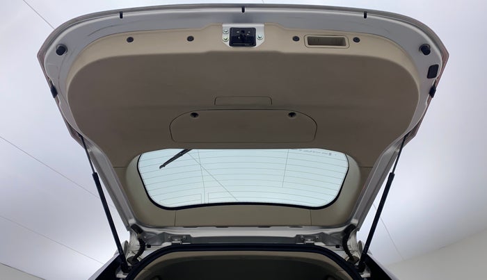 2018 Mahindra XUV500 W9, Diesel, Manual, 46,467 km, Boot Door Open