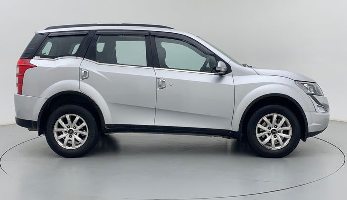 2018 Mahindra XUV500 W9, Diesel, Manual, 46,467 km, Right Side View