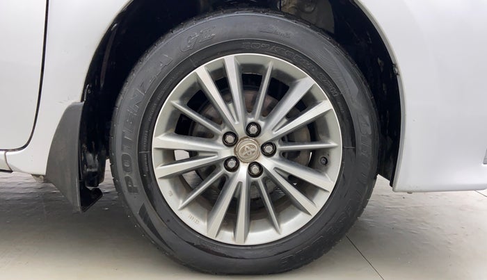 2014 Toyota Corolla Altis VL AT, Petrol, Automatic, 60,686 km, Right Front Tyre