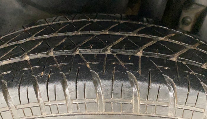 2014 Maruti Swift Dzire VDI, Diesel, Manual, 74,977 km, Left Rear Tyre Tread