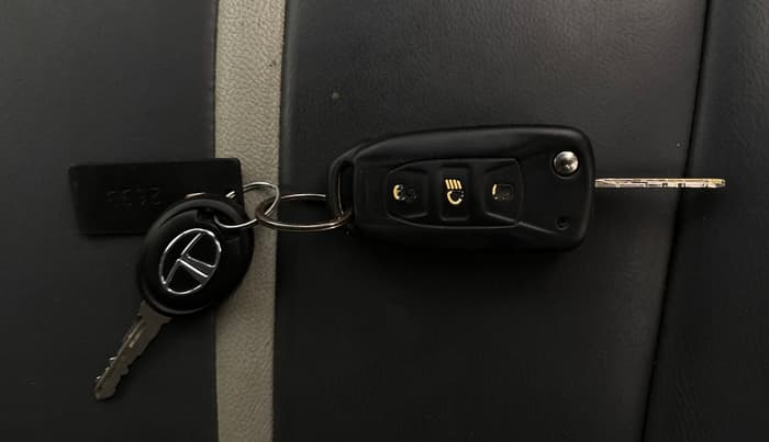 2018 Tata TIGOR XZ PETROL, Petrol, Manual, 77,711 km, Key Close Up