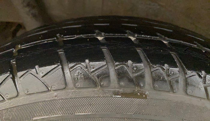2013 Maruti Wagon R 1.0 LXI, Petrol, Manual, 83,871 km, Right Rear Tyre Tread