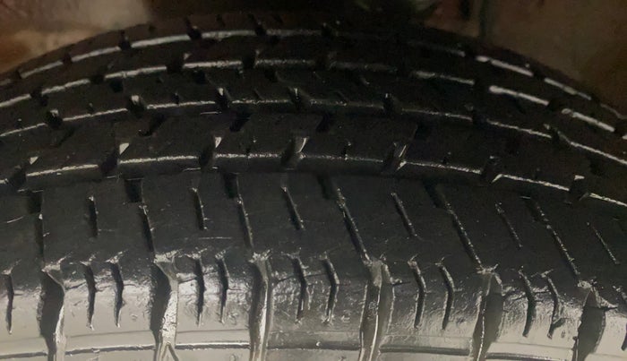 2015 Maruti Alto K10 VXI, Petrol, Manual, 35,900 km, Left Front Tyre Tread