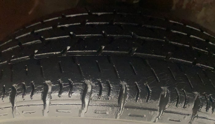 2015 Maruti Alto K10 VXI, Petrol, Manual, 35,900 km, Right Front Tyre Tread