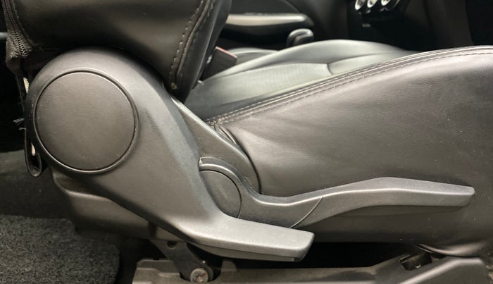 2022 Maruti Swift ZXI AMT, Petrol, Automatic, 80,288 km, Driver Side Adjustment Panel