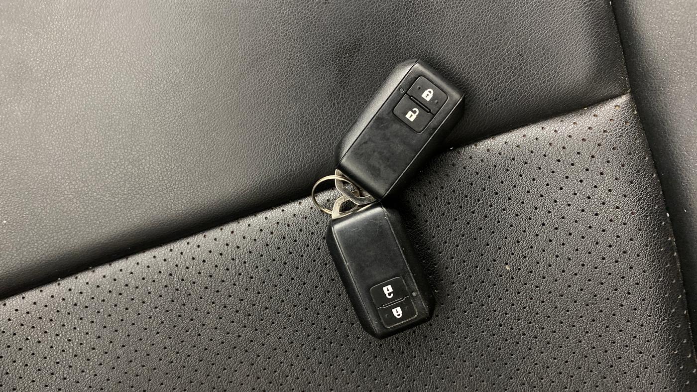 2022 Maruti Swift ZXI AMT, Petrol, Automatic, 80,288 km, Key Close Up