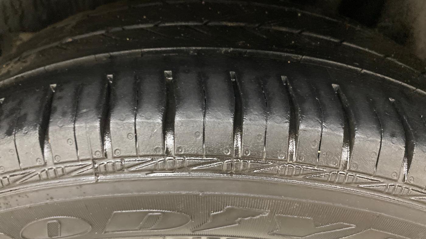 2022 Maruti Swift ZXI AMT, Petrol, Automatic, 80,288 km, Left Rear Tyre Tread