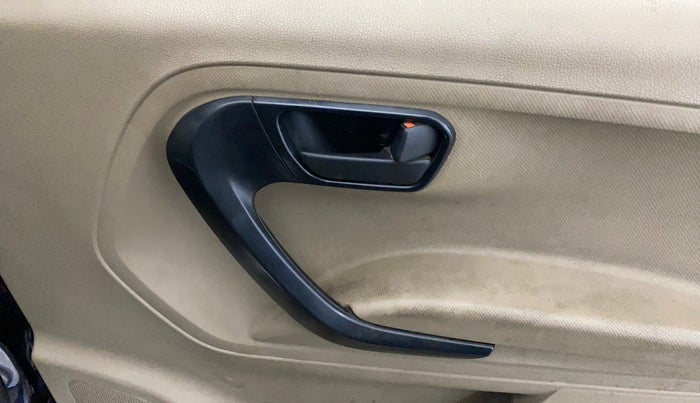 2023 Mahindra BOLERO NEO N 4, Diesel, Manual, 52,250 km, Driver Side Door Panels Control