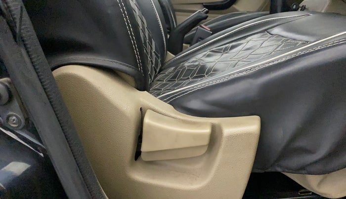 2023 Mahindra BOLERO NEO N 4, Diesel, Manual, 52,250 km, Driver Side Adjustment Panel