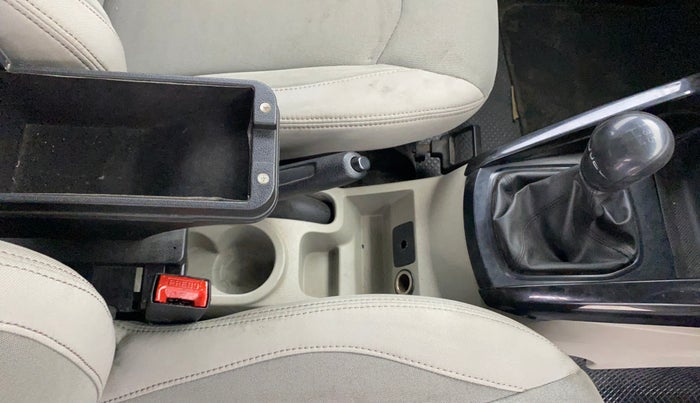 2014 Ford Ecosport TREND 1.5L PETROL, Petrol, Manual, 1,04,412 km, Gear Lever