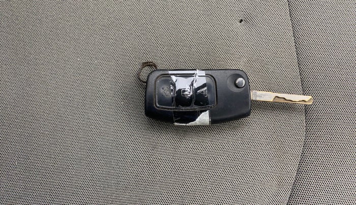 2014 Ford Ecosport TREND 1.5L PETROL, Petrol, Manual, 1,04,412 km, Key Close Up