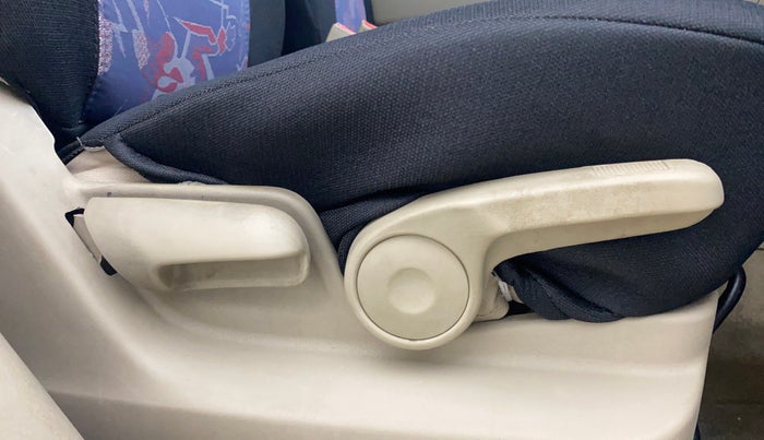 2016 Maruti Ertiga ZDI + SHVS, Diesel, Manual, 97,849 km, Driver Side Adjustment Panel